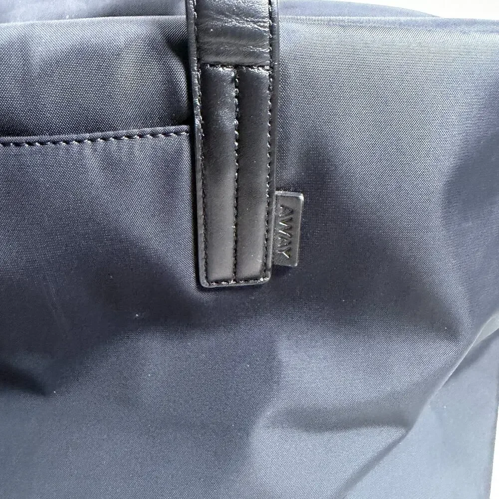 AWAY The Everywhere Bag Black Travel Overnight Weekender Carry On